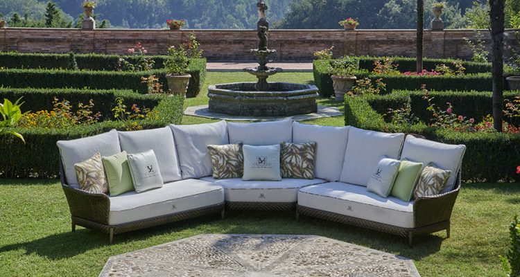 6 Things to consider when choosing a modern outdoor sofa